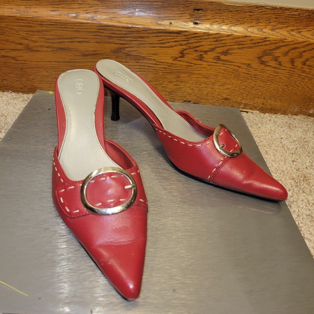 GIO Womens Size 8 Red Pointed Toe Mule Heels Gold Buckle Slip On Y2K Stiletto